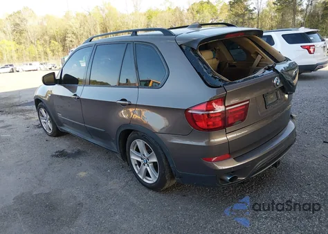 2011 BMW X5 xDrive35D z USA, uszkodzony, nr VIN 5UXZW0C57BL662297